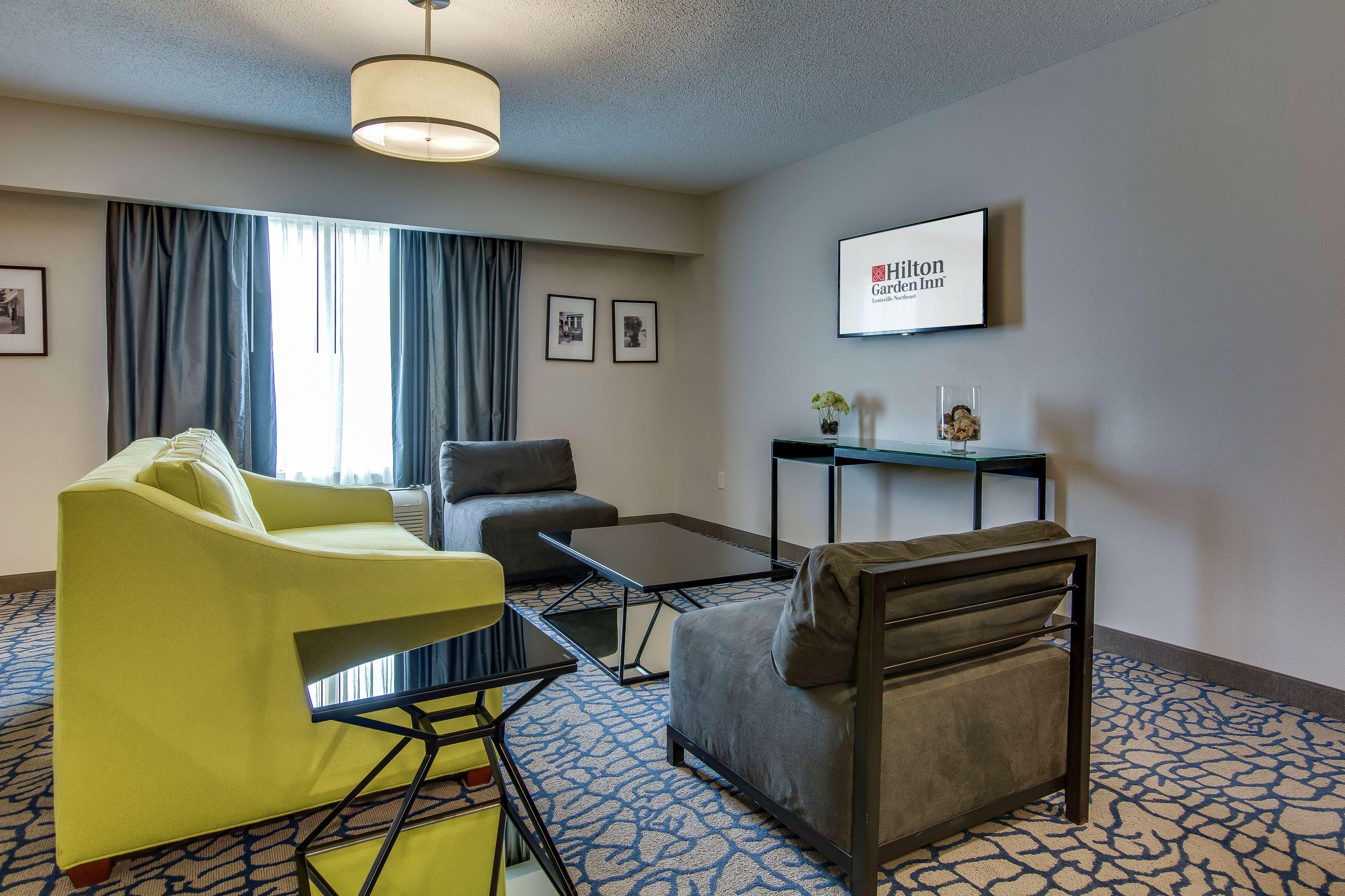 Hilton Garden Inn Louisville-Northeast Luaran gambar