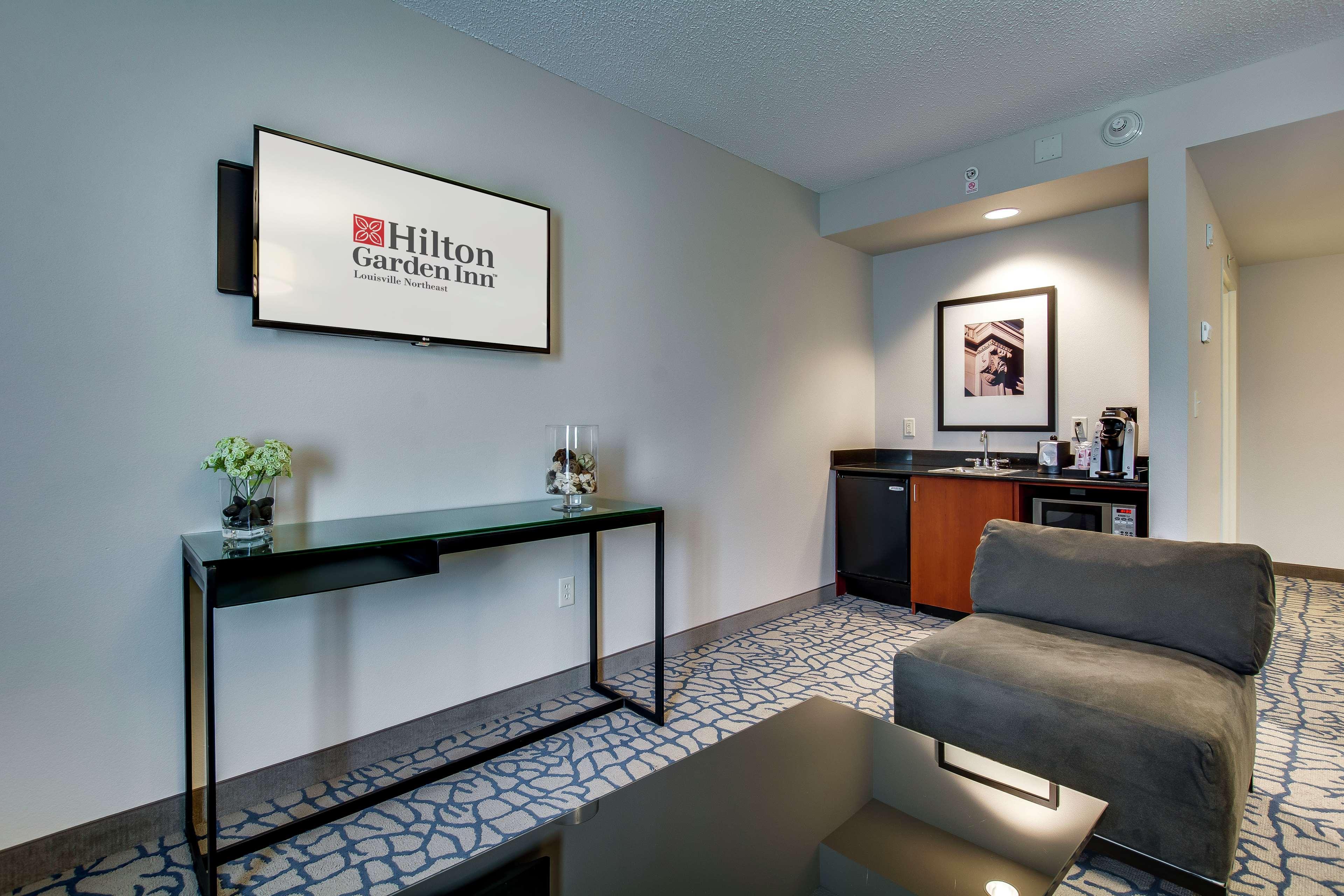 Hilton Garden Inn Louisville-Northeast Luaran gambar