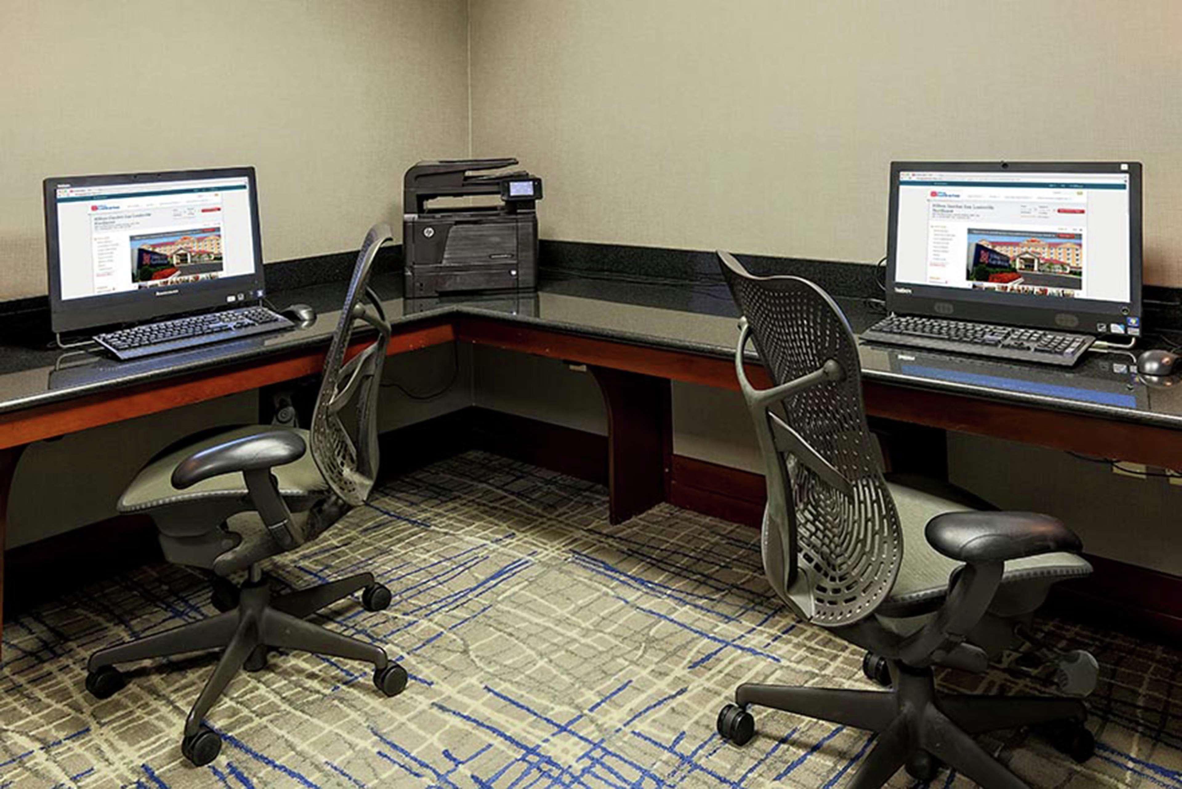 Hilton Garden Inn Louisville-Northeast Luaran gambar